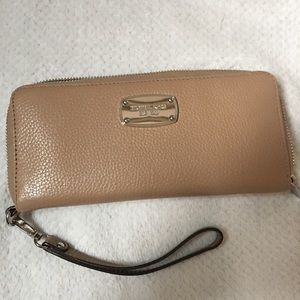 Michael Kors wristlet
